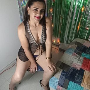 Model - Shayla latin lesbian