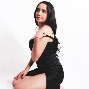 Model - ZoeeFlowers feet