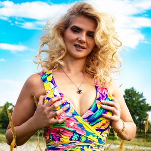 Model - AshleySun dirty