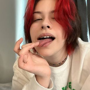 Model - Evelyn young