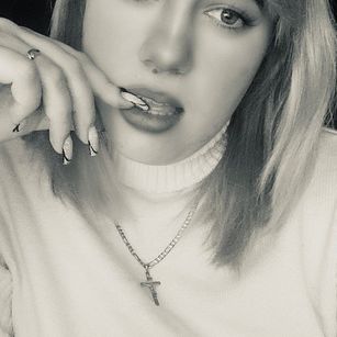 Model - Strawberry secretcrazy