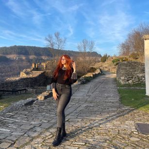 Model - NadiraNoor bigass