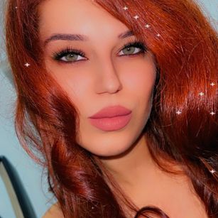 Model - NadiraNoor masturbation