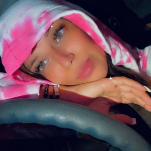 Model - NadiraNoor creampie