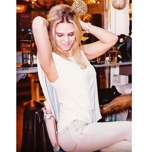 Model - AshleySun squirt