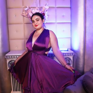 Model - Kelsi Karter curvy