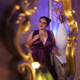 Model - Kelsi Karter heels