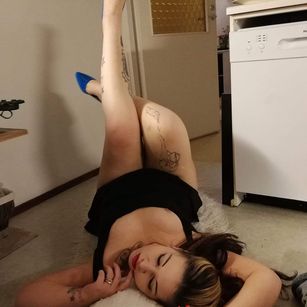 Model - Nasty Von Nette findom