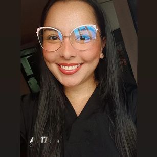 Model - Iris Moira pantyhose