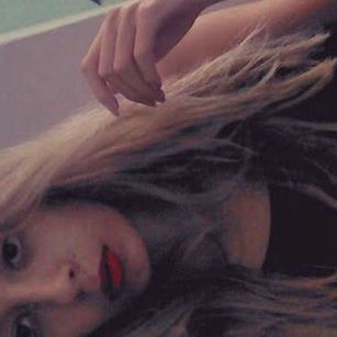 Model - Dominique your queen dome