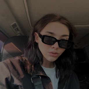 Model - Katrin brunette