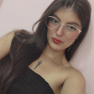 Model - Olivia Falcon latina