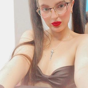 Model - Olivia Falcon blowjob