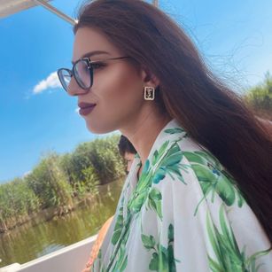 Model - NadiraNoor masturbation