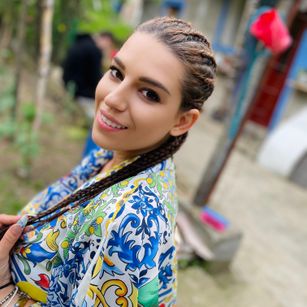 Model - NadiraNoor squirt