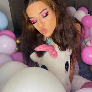 Model - NadiraNoor creampie