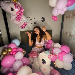 Model - NadiraNoor greeneyes