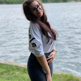 Model - NadiraNoor squirt