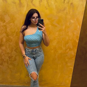 Model - NadiraNoor arab