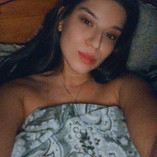 Model - NadiraNoor arab