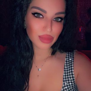 Model - NadiraNoor fetish