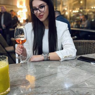 Model - NadiraNoor masturbation