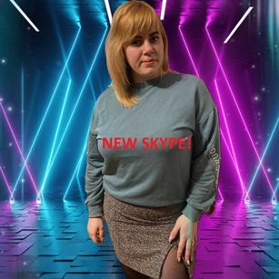 Model - Strawberry fortunegirl