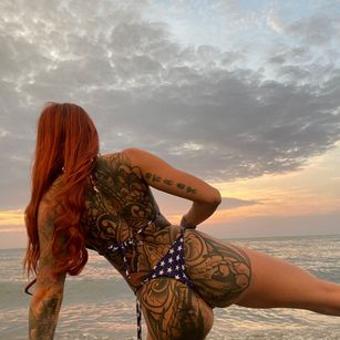 Model - Gialom colombian