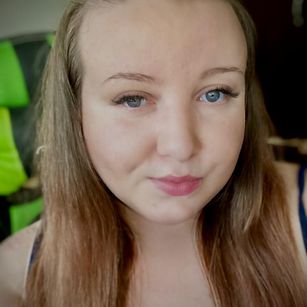 Model - CamilaAubrey dildo