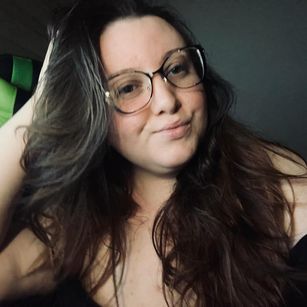 Model - CamilaAubrey smoking