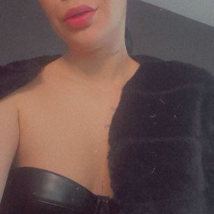 Model - NicolleAbbott tattoes