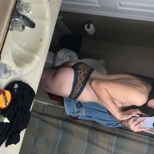 Model - Karen Kums  whitegirl