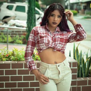 Model - Amanda Pushaina natural