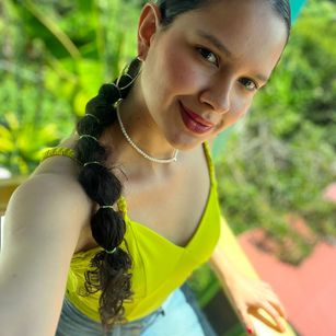 Model - Alaska Blue joi