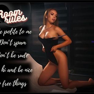 Model - Selena Falls feet