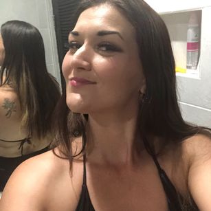 Model - Queen Isla femdom