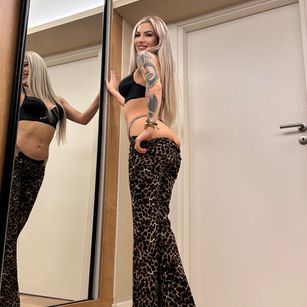 Model - ZoeyMarye Blonde