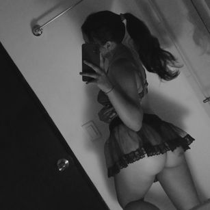 Model - Sofia Gomez joi