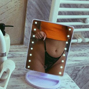 Model - Lucy Rowe dirty