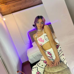 Model - VIOLETQS bdsm