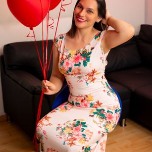 Model - karen martinez squirt