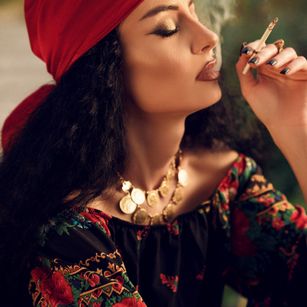 Model - AvaEmine feet