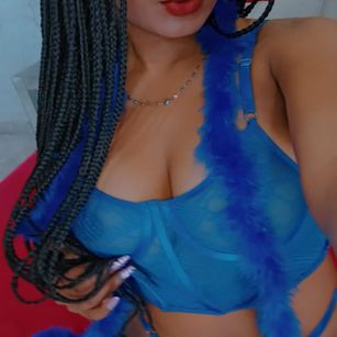 Model - AlisonJames latina