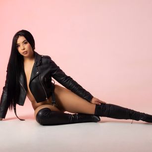 Model - CailynBrown joi