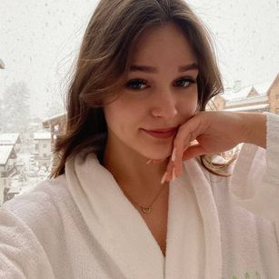 Model - Molan blowjob