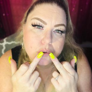 Model - Platinum Puzzy FemDom Goddess femdom