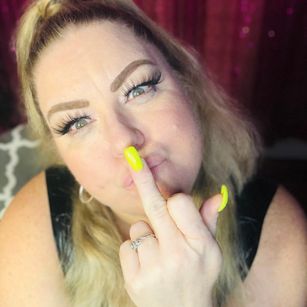 Model - Platinum Puzzy FemDom Goddess milf