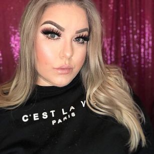 Model - Platinum Puzzy FemDom Goddess bigtits