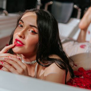 Model - Emily Knox anal