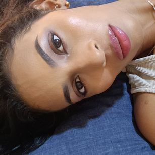 Model - Aurora ebony surprise